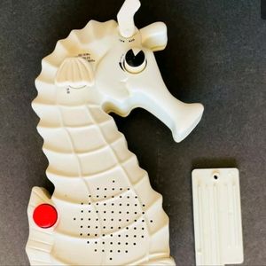 Sea horse AM/FM radio